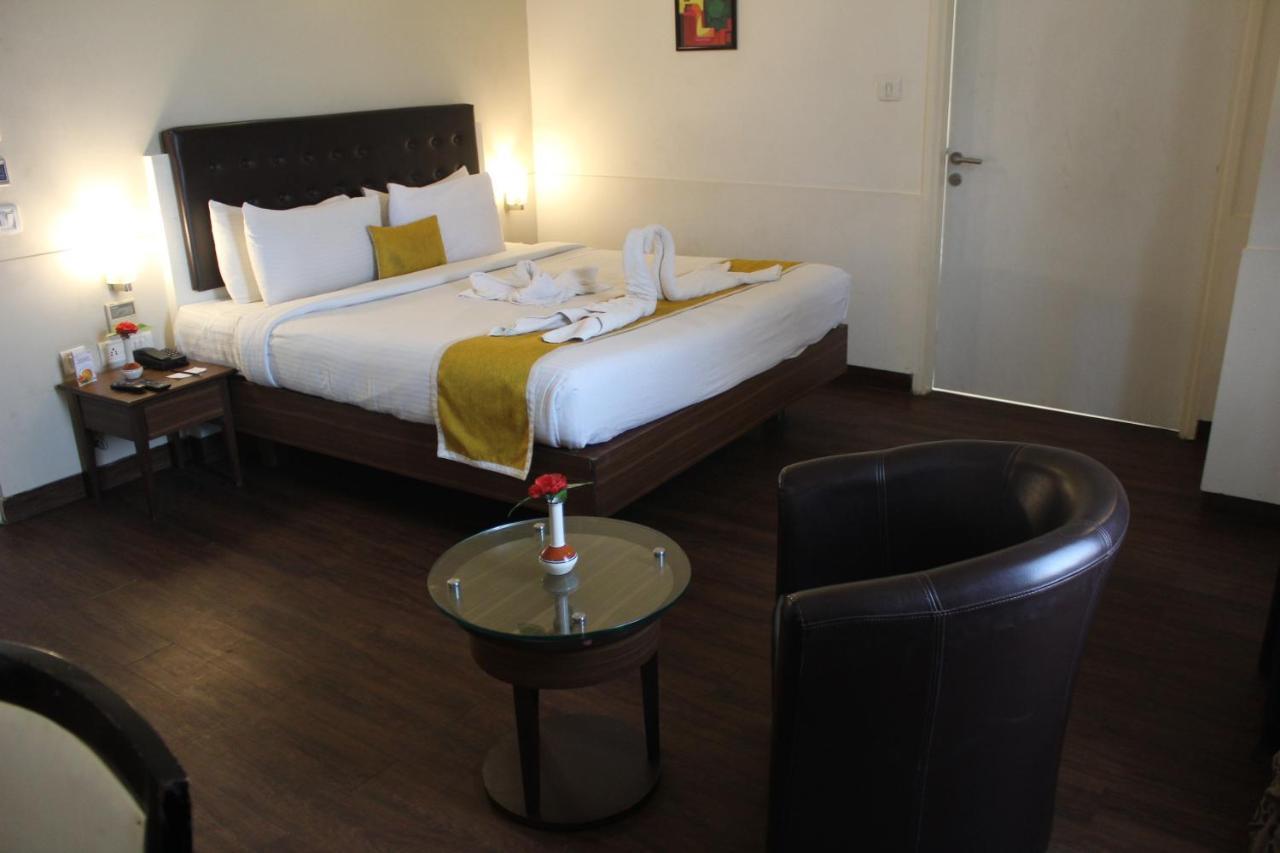 Avexia Premiere Agra Hotel Buitenkant foto